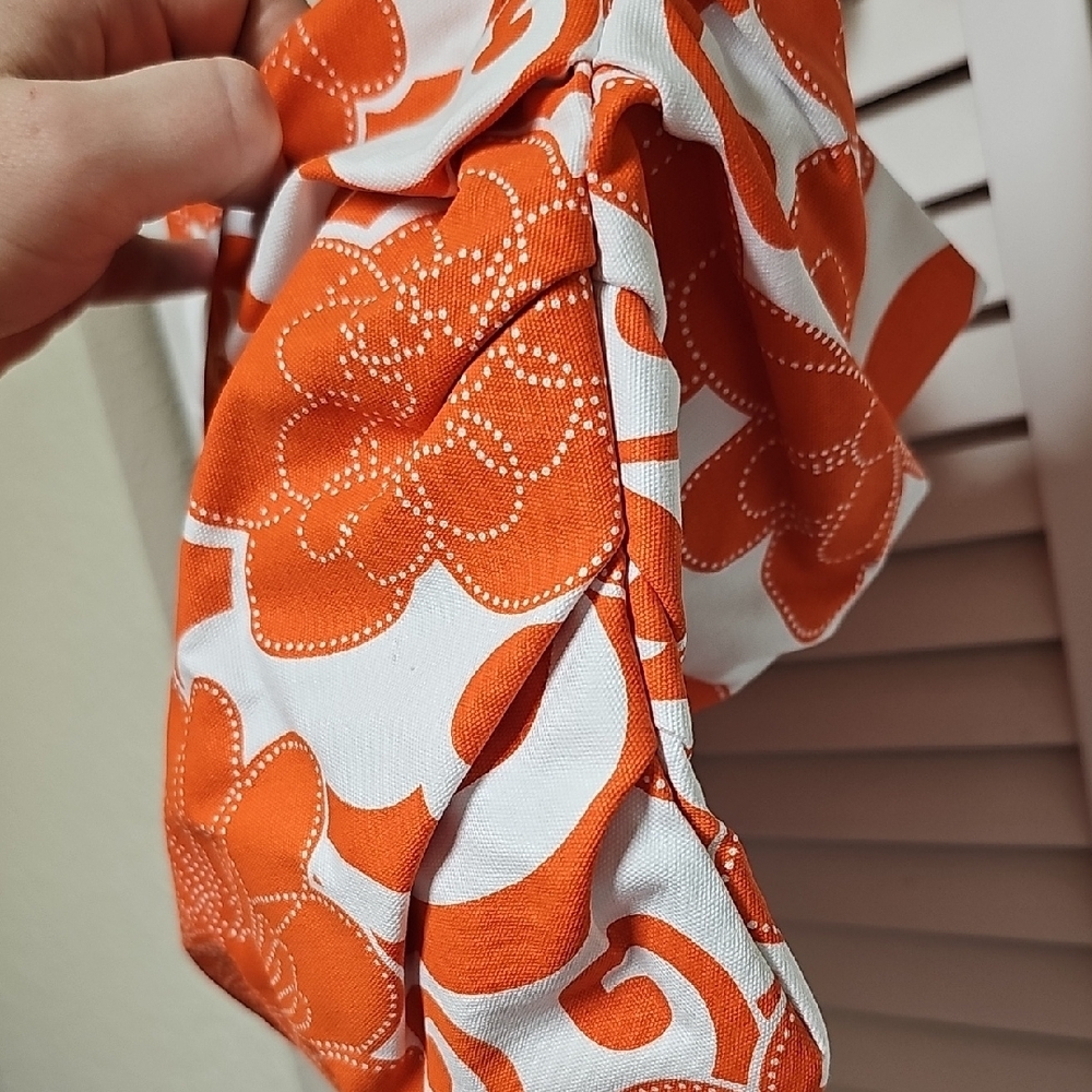 NWT Saks Fifth Avenue Orange and White Floral Slouchy Style Shoulder Bag Zipper - Picture 3 of 9